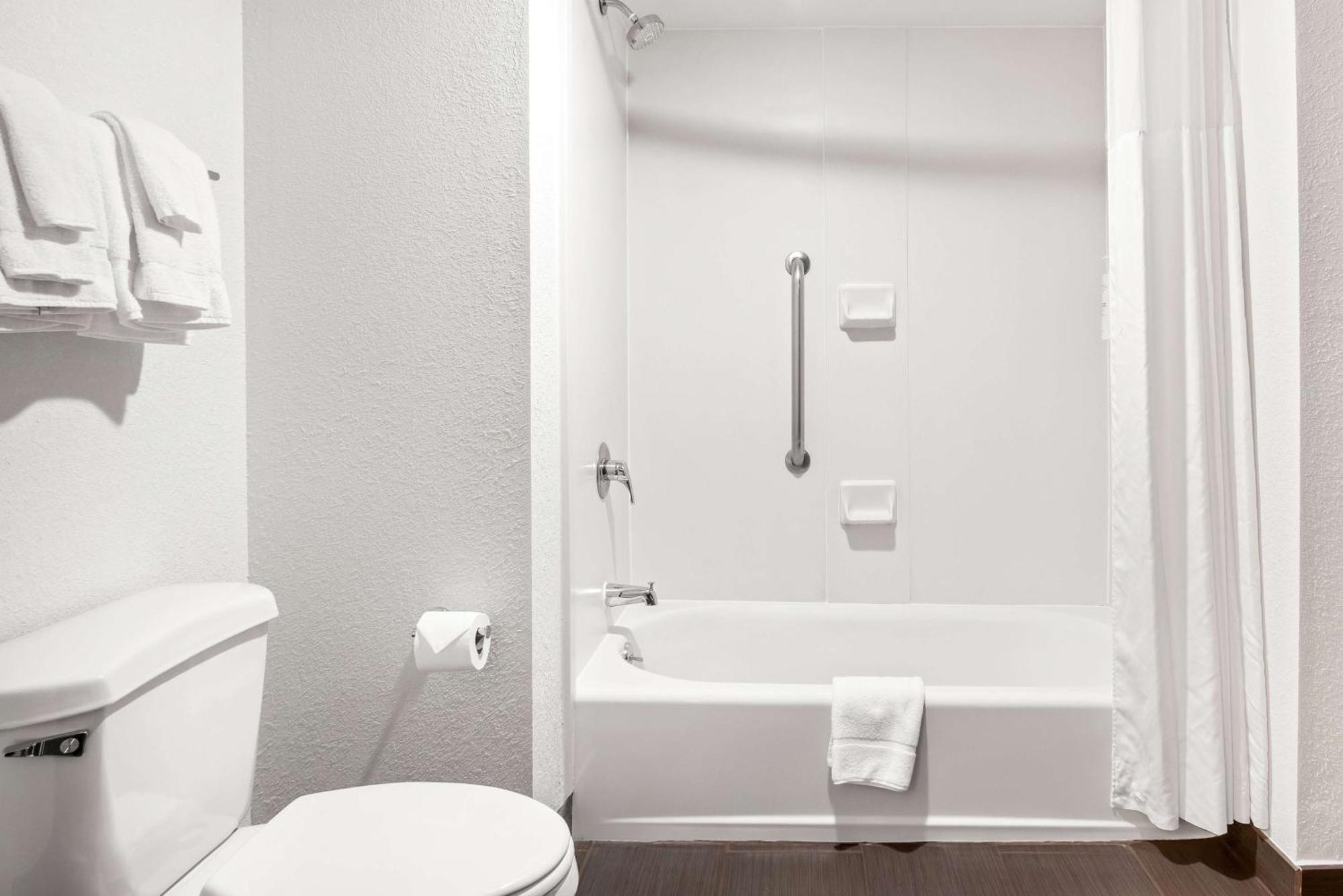 Surestay Plus Hotel By Best Western Stevensville St Joseph Bagian luar foto