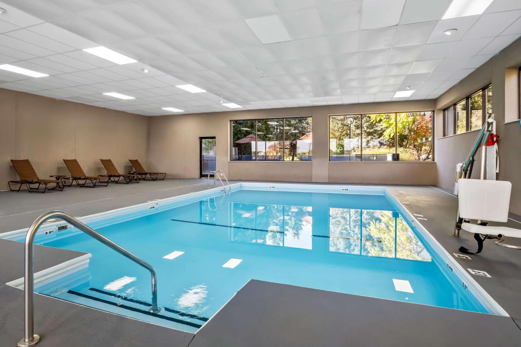 Surestay Plus Hotel By Best Western Stevensville St Joseph Bagian luar foto