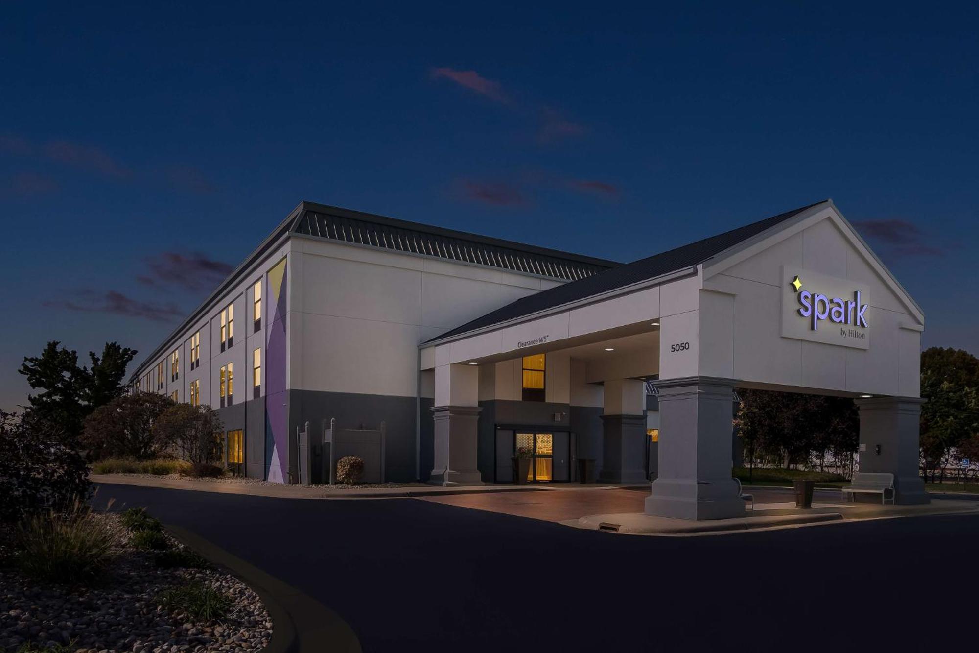 Surestay Plus Hotel By Best Western Stevensville St Joseph Bagian luar foto