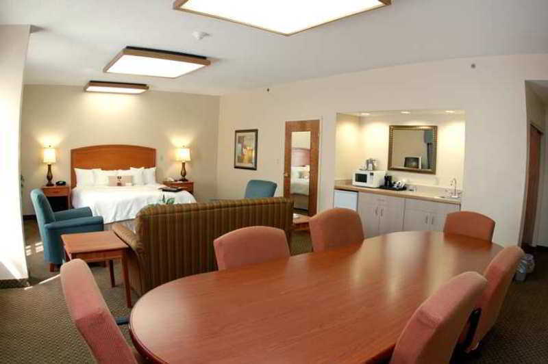 Surestay Plus Hotel By Best Western Stevensville St Joseph Ruang foto